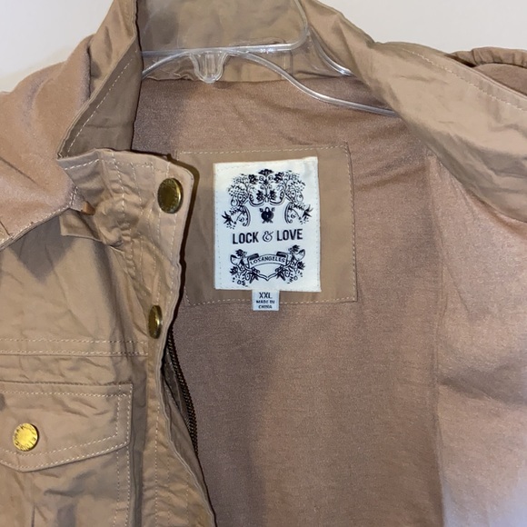 Ladies Lock and Love jacket. - Picture 4 of 6